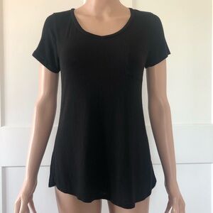 Active USA Black Long Pocket V Neck Short Sleeves Tee T-shirt Small